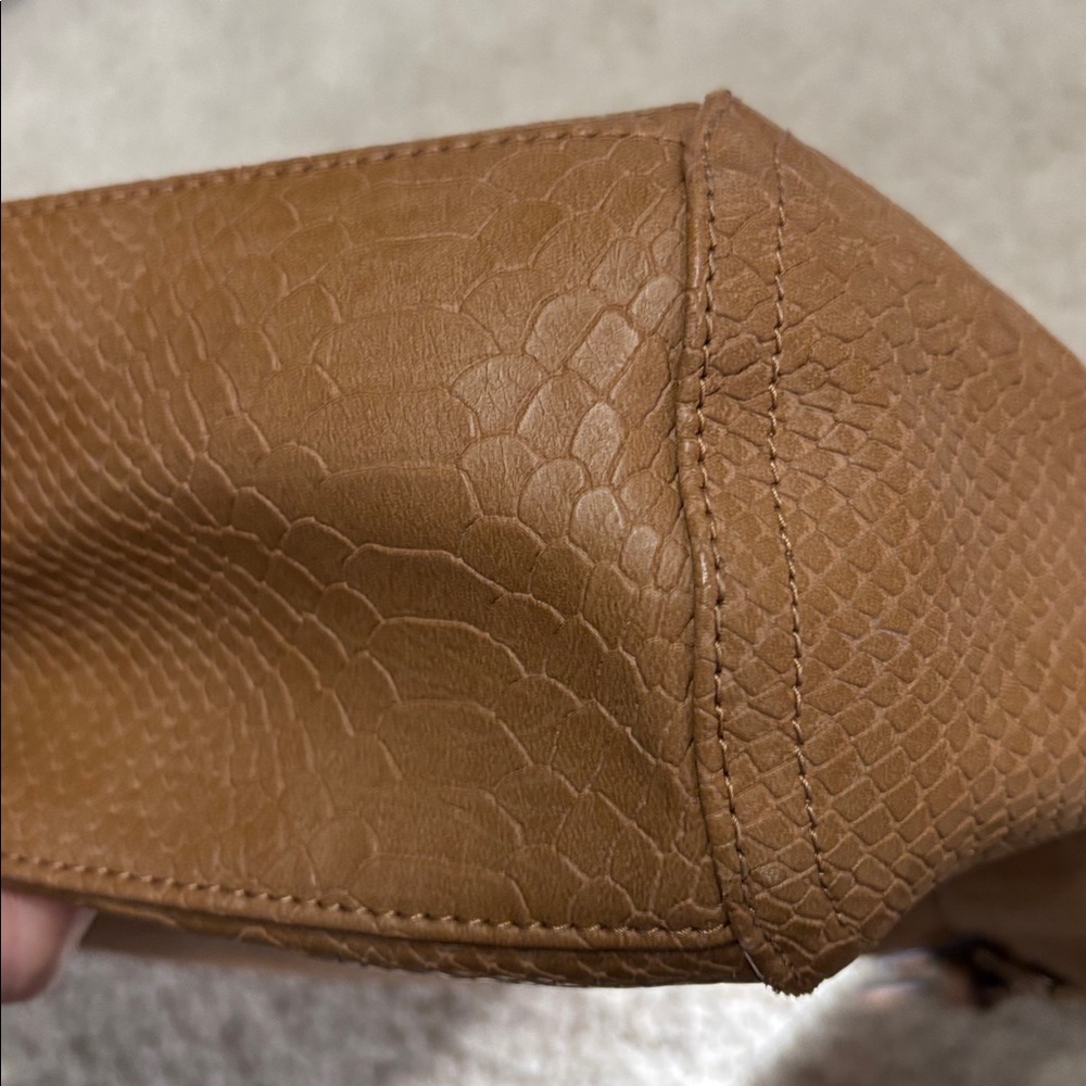 Jessica Simpson Bag Snake Embossed Brandy Hobo Leather Handbag - Picture 4 of 13